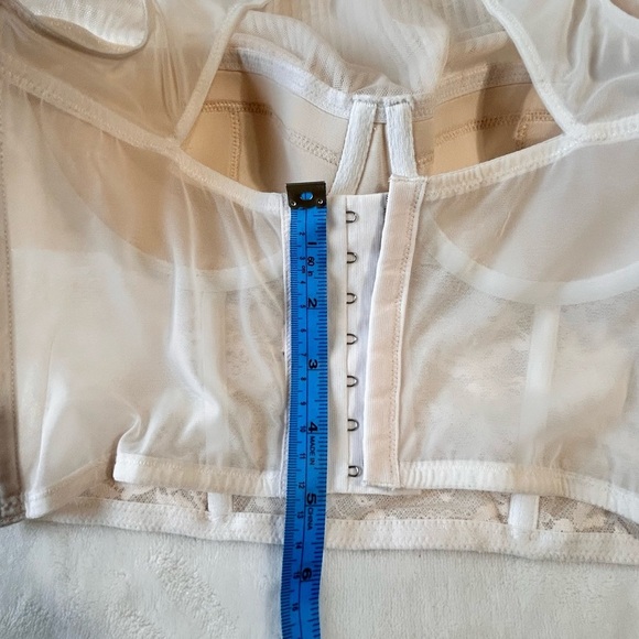 Victoria's Secret Cream Lace Top - Picture 12 of 12